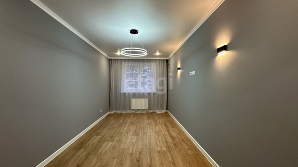 
   Продам 1-комнатную, 37.8 м², Адмиралтейский б-р, 3/3

. Фото 1.