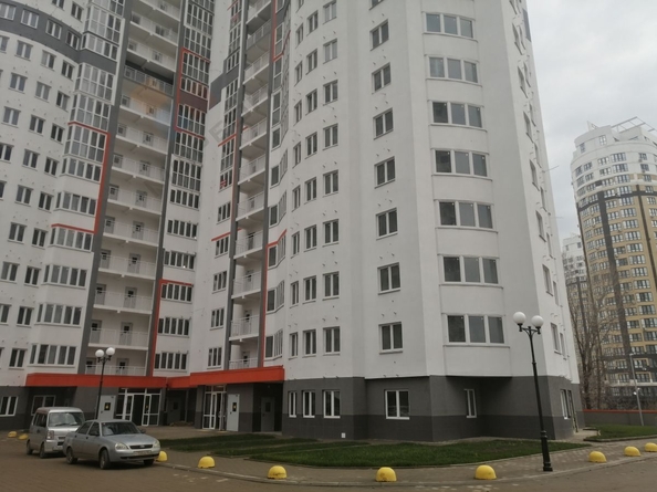 
   Продам 3-комнатную, 93.4 м², Уральская ул, 100

. Фото 1.