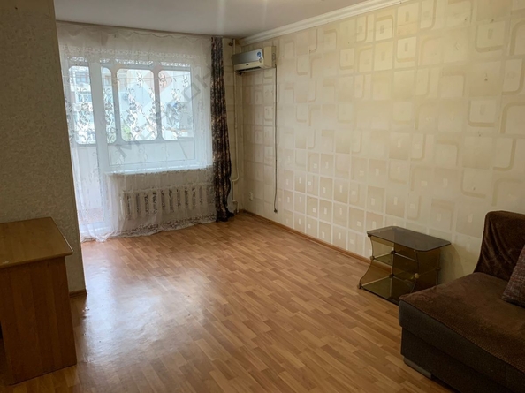 
   Продам 3-комнатную, 79.7 м², Думенко ул, 33

. Фото 2.