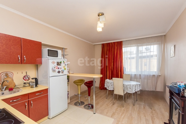 
   Продам 2-комнатную, 74.4 м², Кожевенная ул, 28

. Фото 1.