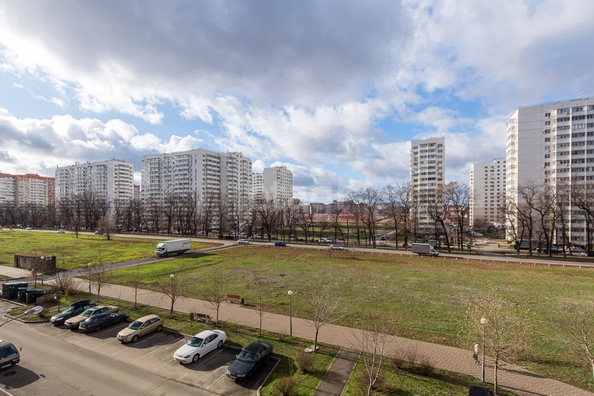 
   Продам 1-комнатную, 37.9 м², Черкасская ул, 60/1

. Фото 22.