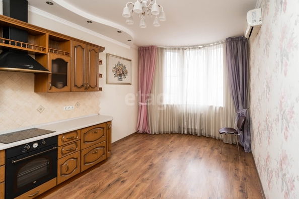 
   Продам 2-комнатную, 78.3 м², Кожевенная ул, 54/1

. Фото 1.