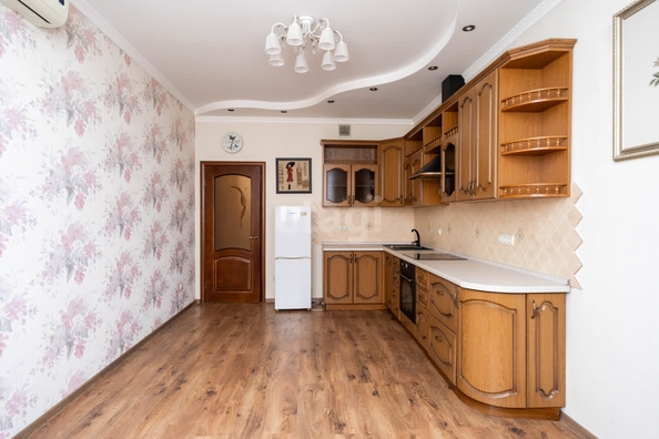 
   Продам 2-комнатную, 78.3 м², Кожевенная ул, 54/1

. Фото 3.