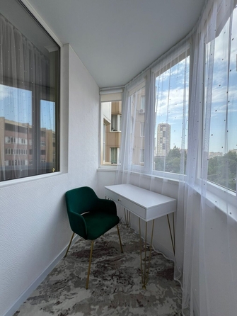 
   Продам 2-комнатную, 62 м², Ленина ул, 183

. Фото 1.