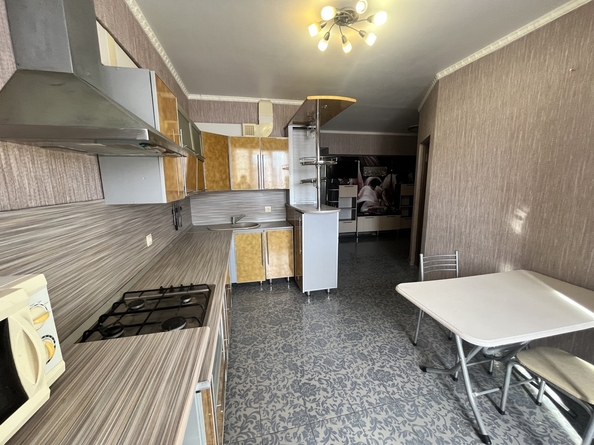 
   Продам 2-комнатную, 50 м², Омелькова ул, 14В

. Фото 7.