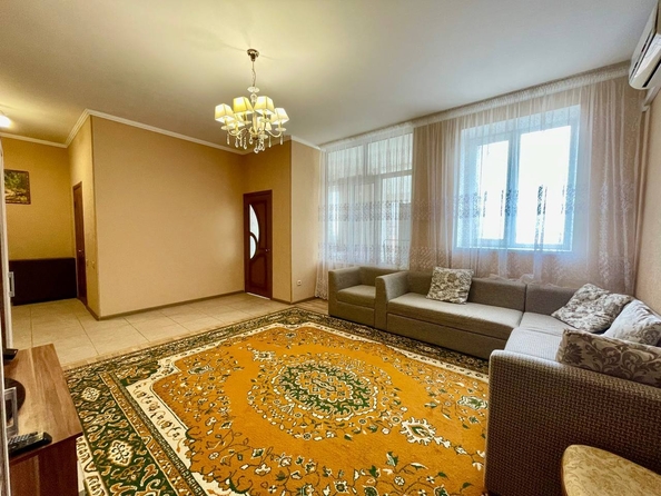 
   Продам 2-комнатную, 63 м², Кати Соловьяновой ул, 84

. Фото 12.