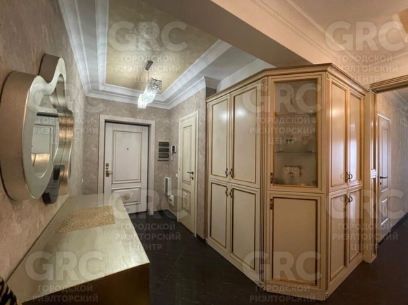 
   Продам 3-комнатную, 140 м², Роз ул, 6/6А

. Фото 4.