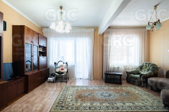 
   Продам 3-комнатную, 92 м², Санаторная ул, 23

. Фото 1.