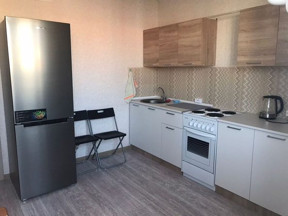 
   Продам 1-комнатную, 40 м², Адмирала Пустошкина ул, 22к9

. Фото 2.