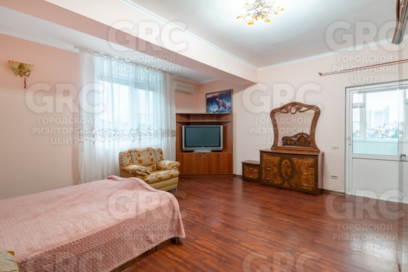 
   Продам 3-комнатную, 110 м², Дмитриевой (Хостинский р-н) ул, 13/1

. Фото 11.