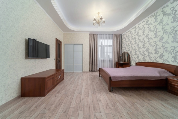 
   Продам 3-комнатную, 130 м², Курортный пр-кт, 108/6

. Фото 1.