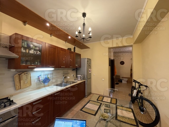 
   Продам 3-комнатную, 92 м², Бытха (Хостинский р-н) ул, 4/3

. Фото 12.