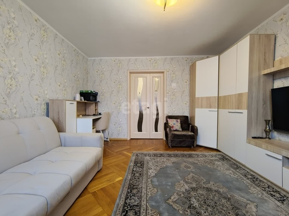 
   Продам 2-комнатную, 52 м², Бургасская ул, 56

. Фото 2.