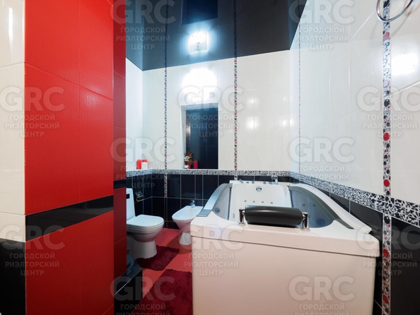 
   Продам 3-комнатную, 88 м², Юных Ленинцев ул, 10

. Фото 15.