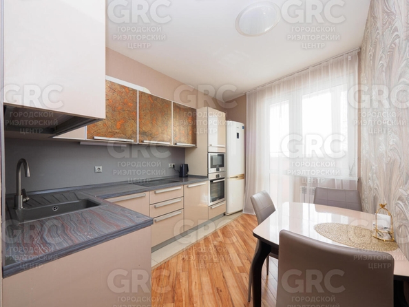 
  Продается 3-комн. квартира, 88 м², Юных Ленинцев ул, д. 10
. Фото 2.
