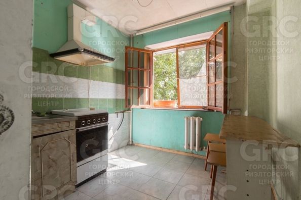 
   Продам 3-комнатную, 50 м², Есауленко (Хостинский р-н) ул, 11

. Фото 20.