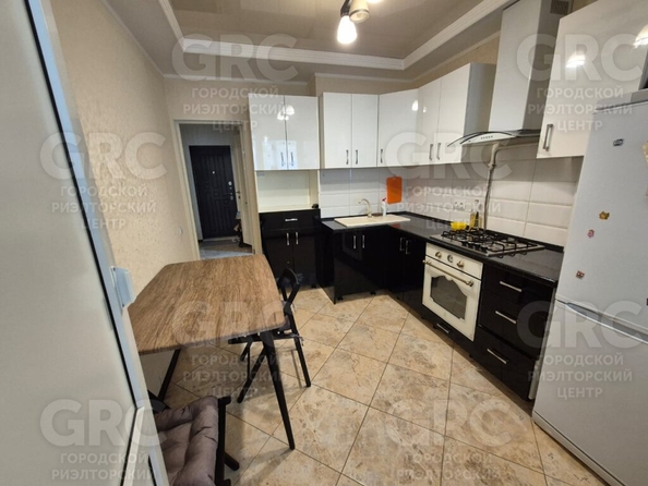 
   Продам 1-комнатную, 39.9 м², Апшеронская (Хостинский р-н) ул, 11/2

. Фото 1.