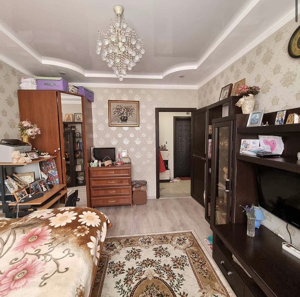 
   Продам 1-комнатную, 35 м², Рождественская ул, 53

. Фото 3.