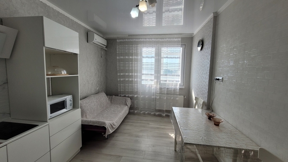 
   Продам 2-комнатную, 42 м², Толстого ул, 130к1

. Фото 1.