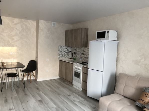 
   Продам 1-комнатную, 36 м², Ленина ул, 237

. Фото 1.