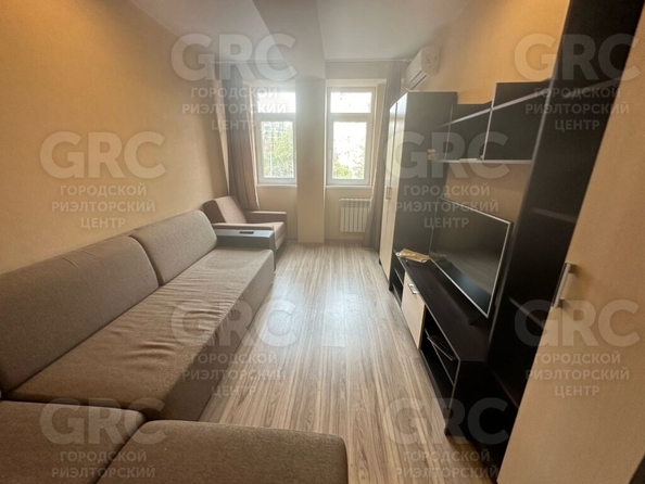 
   Продам 1-комнатную, 40 м², Рахманинова пер, 45

. Фото 1.