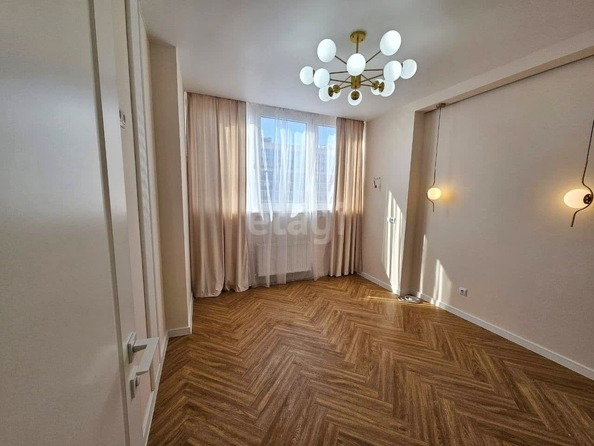 
   Продам 1-комнатную, 48.2 м², Константина Гондаря ул, 105

. Фото 2.