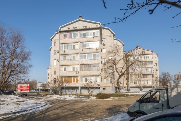 
   Продам 3-комнатную, 153.5 м², Аксайская ул, 44

. Фото 45.