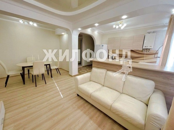 
   Продам 2-комнатную, 57 м², Макаренко ул, 8Б/11

. Фото 3.