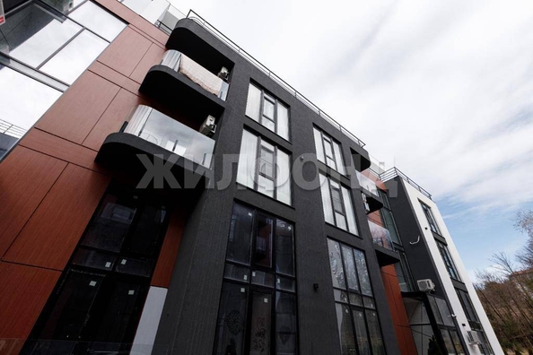 
   Продам таунхаус, 42 м², Сочи

. Фото 2.