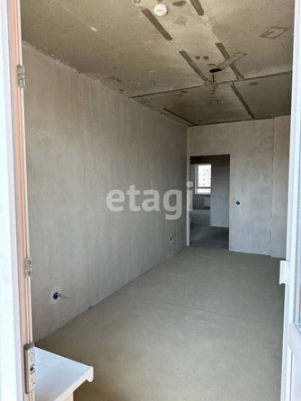 
   Продам 2-комнатную, 50.5 м², Набережная ул, 1/6

. Фото 3.