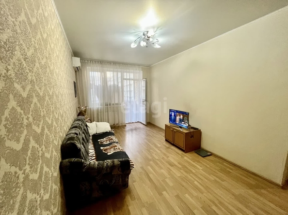 
   Продам 2-комнатную, 53.1 м², Сергея Есенина ул, 98

. Фото 3.