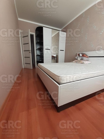 
   Продам 4-комнатную, 94 м², Орбитовская ул

. Фото 2.