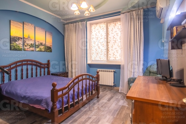 
   Продам 3-комнатную, 100 м², Грибоедова ул, 30

. Фото 10.