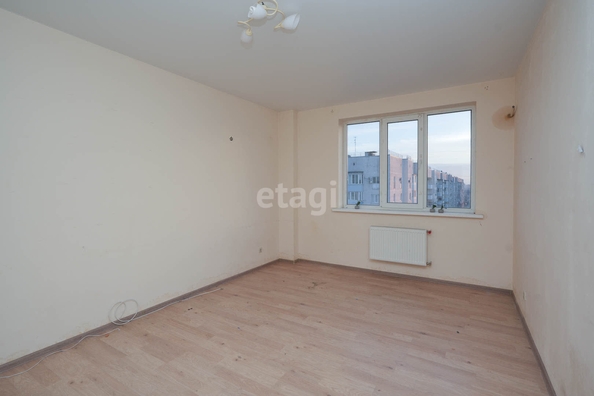 
   Продам 1-комнатную, 51.6 м², Александра Покрышкина ул, 2/2

. Фото 2.