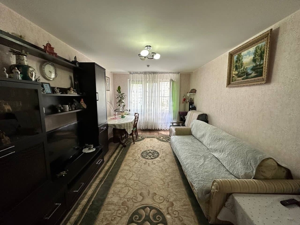 
   Продам 2-комнатную, 61 м², Генерала Трошева Г.Н. ул, 31

. Фото 2.