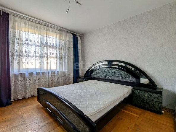 
   Продам 3-комнатную, 66.2 м², Гагарина ул, 170

. Фото 2.