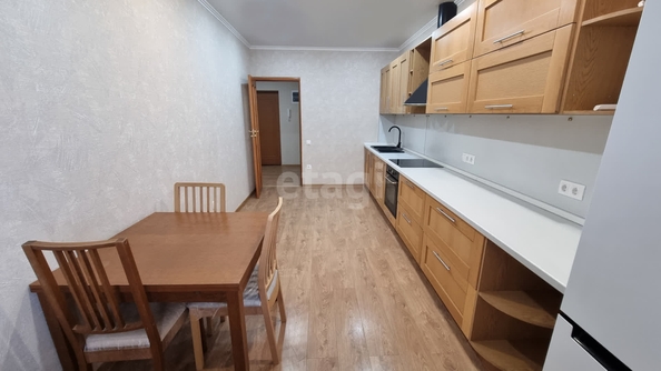 
   Продам 2-комнатную, 61 м², Евгении Жигуленко ул, 3

. Фото 1.