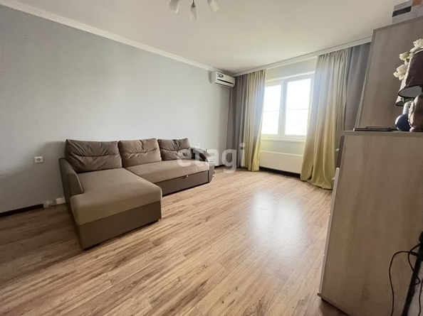 
   Продам 1-комнатную, 37.7 м², Героя Владислава Посадского ул, 52

. Фото 5.