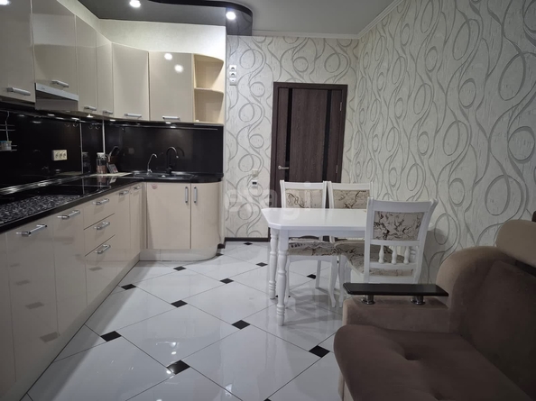 
   Продам 2-комнатную, 59.6 м², Героя Яцкова И.В. ул, 15/2

. Фото 4.