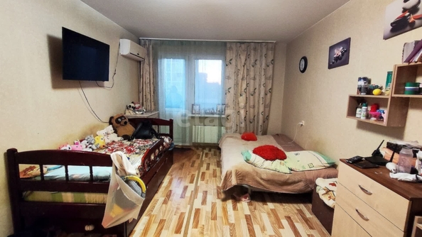 
   Продам 1-комнатную, 38.3 м², Репина пр-д, 42

. Фото 2.