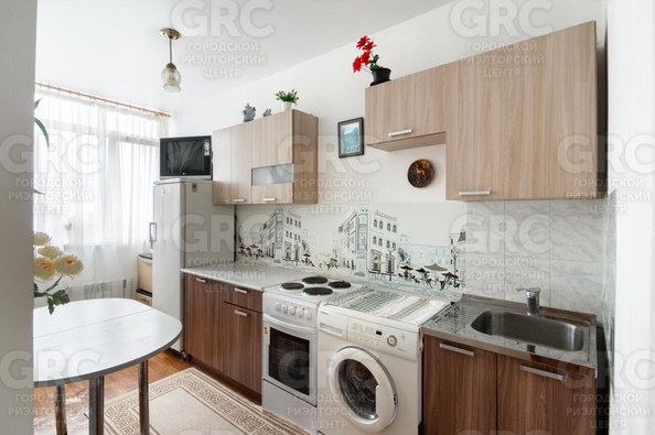 
  Продается 2-комн. квартира, 44 м², Вишневый пер, д. 85б
. Фото 2.