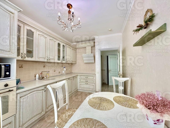 
  Продается 3-комн. квартира, 71.8 м², Туапсинская ул, д. 2Б
. Фото 2.