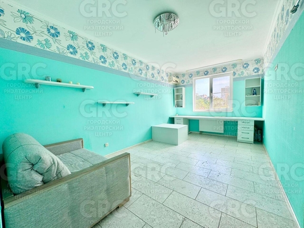 
  Продается 3-комн. квартира, 71.8 м², Туапсинская ул, д. 2Б
. Фото 9.