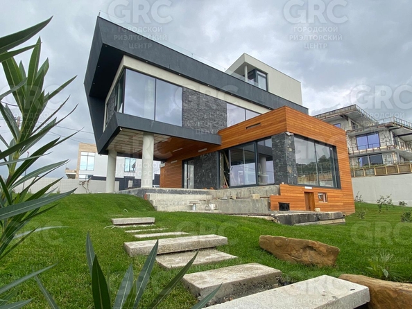
   Продам дом, 400 м², Сочи

. Фото 1.