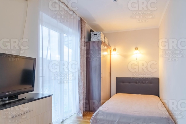 
   Продам 1-комнатную, 35 м², Виноградная ул, 224/1

. Фото 2.