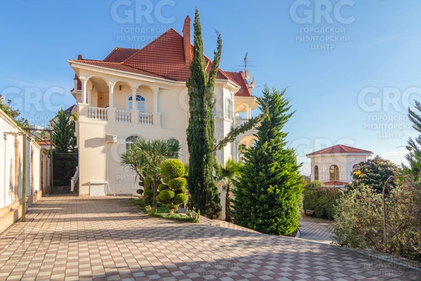 
   Продам дом, 400 м², Сочи

. Фото 10.