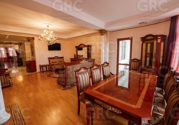
   Продам 4-комнатную, 185 м², Виноградная ул, 53/15

. Фото 1.