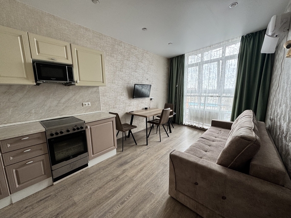 
  Продается 1-комн. квартира, 42 м², Толстого ул, д. 130к1
. Фото 2.