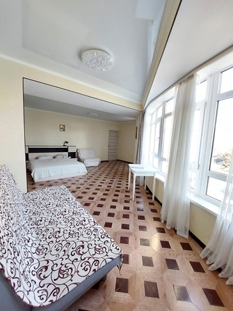 
  Продается 2-комн. квартира, 75 м², Кирова ул, д. 1
. Фото 5.