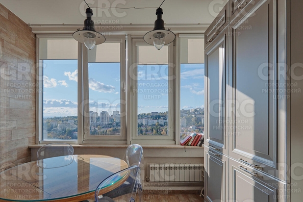 
   Продам 4-комнатную, 140 м², Юных Ленинцев ул, 10

. Фото 9.